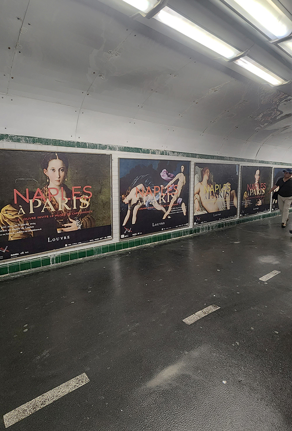 Couloir metro - Naples à Paris